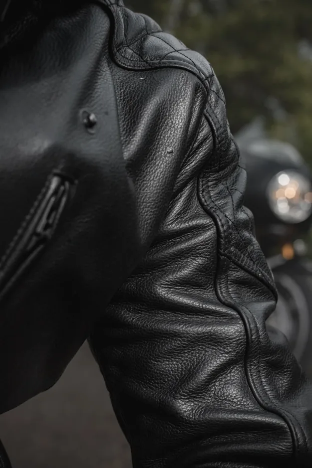 Pando Moto Twin Leather Jacket Review - Road Tested over 620 miles: Looks and Excellent Performance 16 Closeup of Pando Moto Twin Leather 1.2 mm Buffalo hide